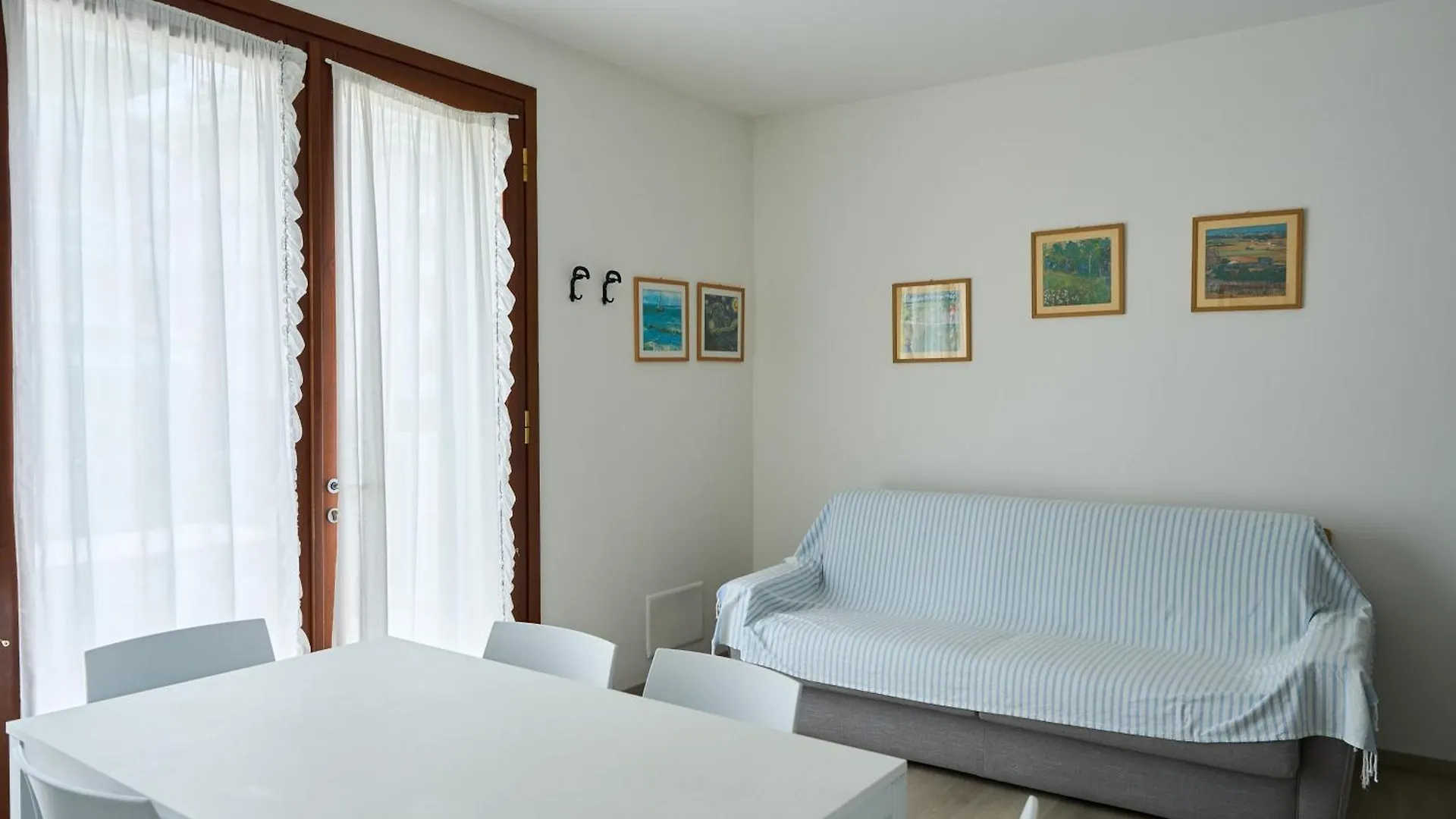 Appartamenti Villa Paola-Pochi Passi Dal Mare-Zona Piazza Aurora-Lido Di Jesolo 0*,  Italy